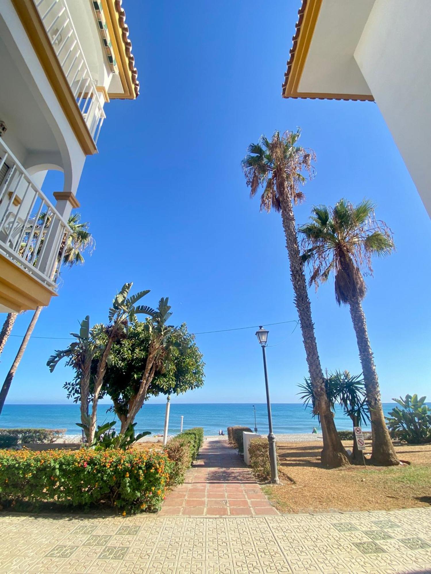 Апартаменты First Line Torrox Costa Экстерьер фото