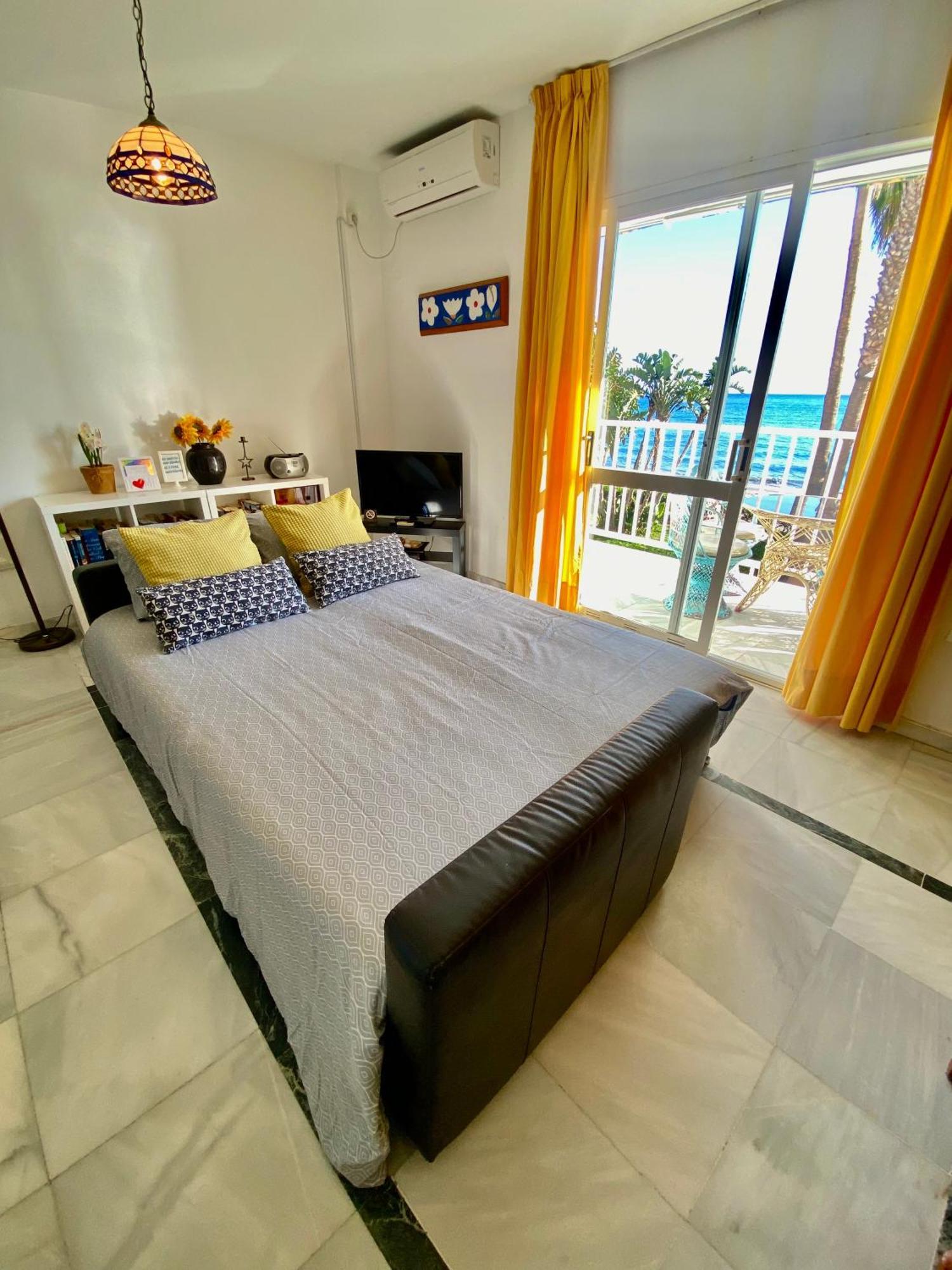 Апартаменты First Line Torrox Costa Экстерьер фото